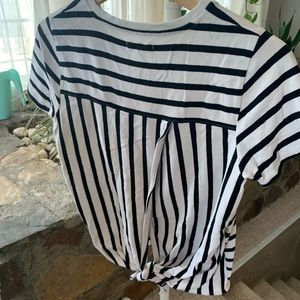 Madewell black and white twist back shirt
